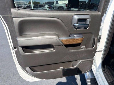 2018 GMC Sierra 2500 HD Crew Cab Standard Box 4-Wheel Drive Denali