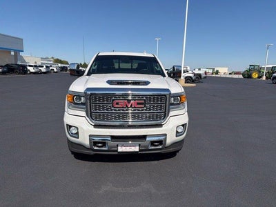 2018 GMC Sierra 2500 HD Crew Cab Standard Box 4-Wheel Drive Denali
