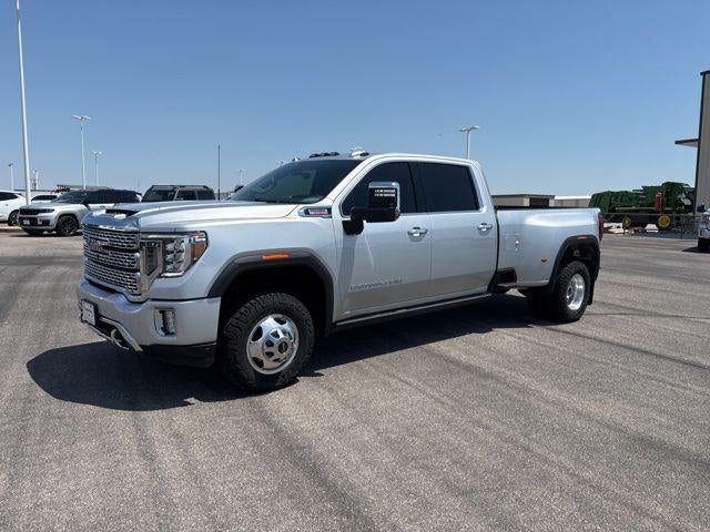 2022 GMC Sierra 4WD Crew Cab Long Box DRW Denali's photo