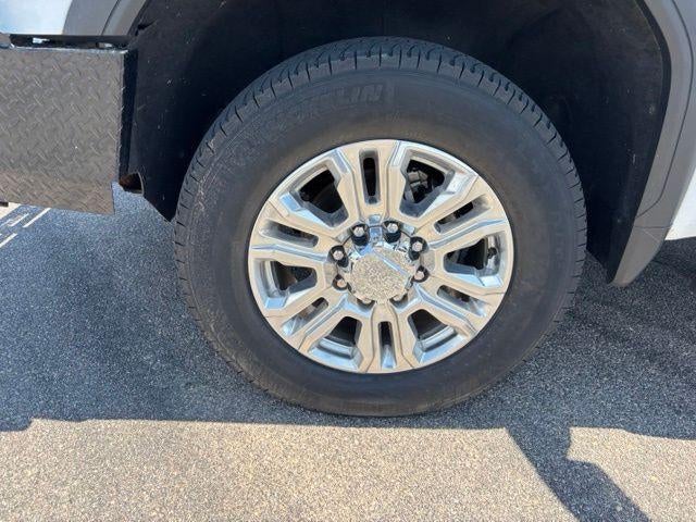 2022 GMC Sierra 3500HD Crew Cab Long Box 4-Wheel Drive Denali