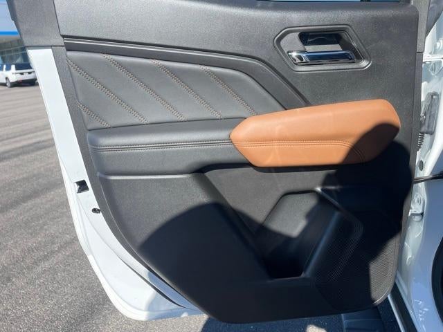 2024 GMC Canyon Crew Cab Short Box 4-Wheel Drive AT4