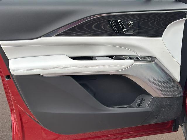 2024 Cadillac LYRIQ 4dr Luxury w/1SD