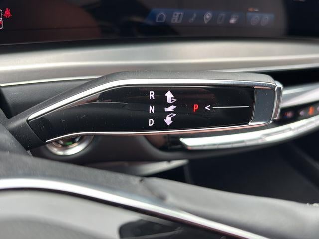 2024 Cadillac LYRIQ 4dr Luxury w/1SD