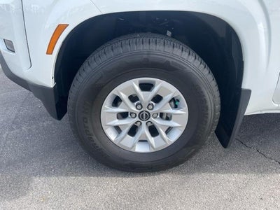 2024 Nissan Frontier Crew Cab 4x2 SV