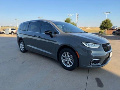 2025 Chrysler Pacifica Select FWD