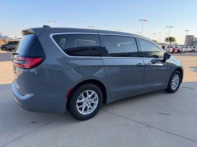 2025 Chrysler Pacifica Select FWD