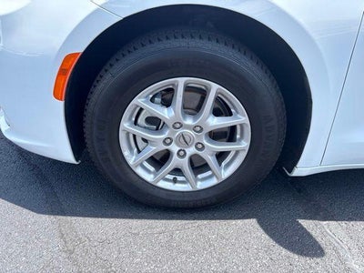 2025 Chrysler Pacifica Select FWD