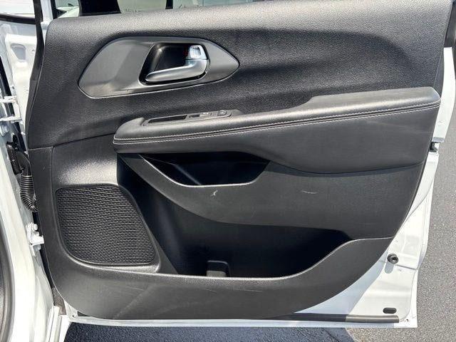 2025 Chrysler Pacifica Select FWD