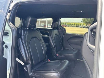 2025 Chrysler Pacifica Select FWD