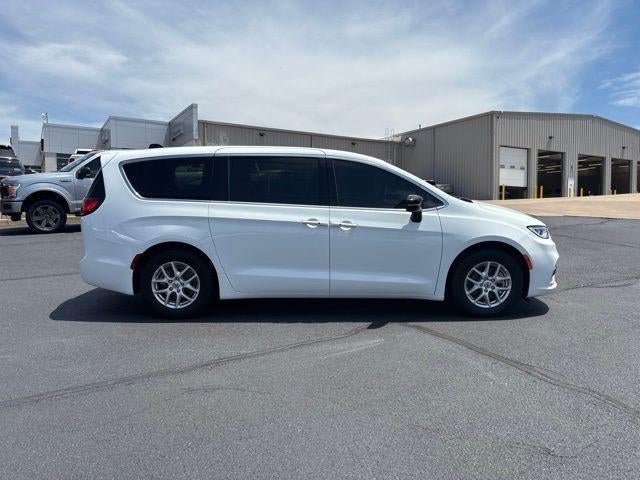 2025 Chrysler Pacifica Select FWD
