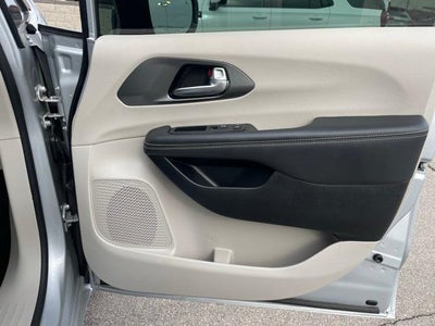 2024 Chrysler Pacifica Touring L FWD