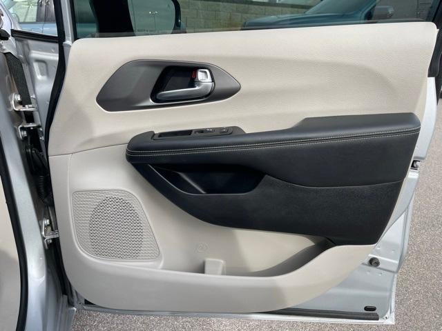 2024 Chrysler Pacifica Touring L FWD