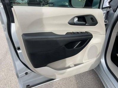 2024 Chrysler Pacifica Touring L FWD