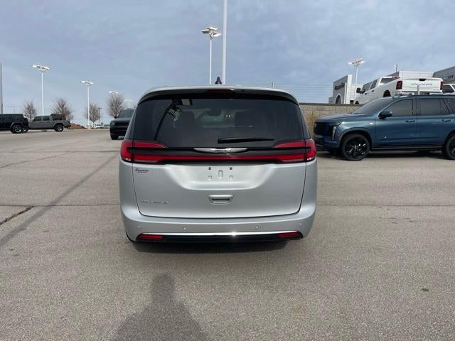 2024 Chrysler Pacifica Touring L FWD