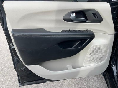 2024 Chrysler Pacifica Touring L FWD