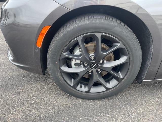 2022 Chrysler Pacifica Touring L FWD