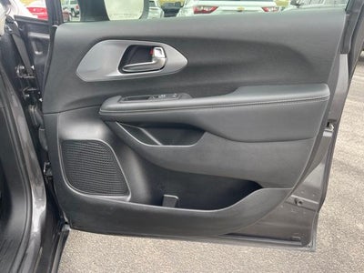 2022 Chrysler Pacifica Touring L FWD