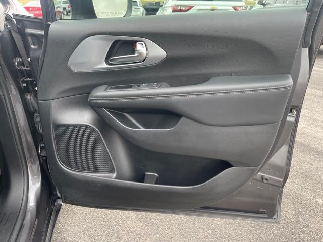 2022 Chrysler Pacifica Touring L FWD