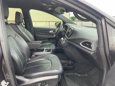 2022 Chrysler Pacifica Touring L FWD