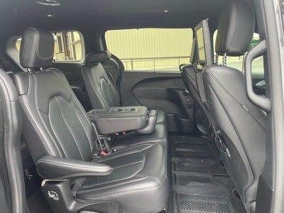 2022 Chrysler Pacifica Touring L FWD