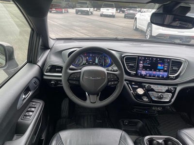 2022 Chrysler Pacifica Touring L FWD