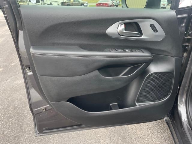 2022 Chrysler Pacifica Touring L FWD