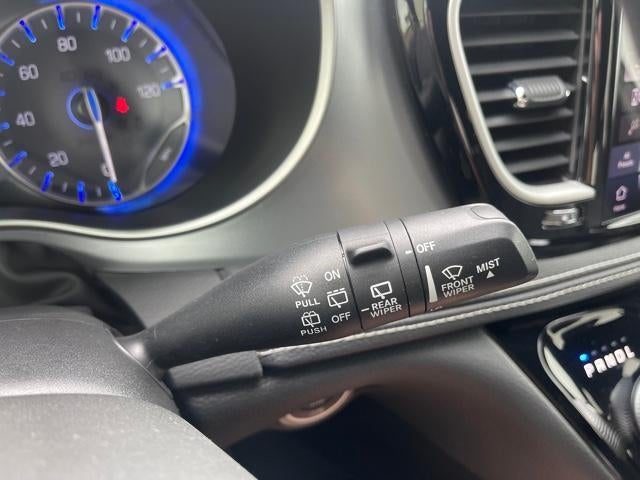 2022 Chrysler Pacifica Touring L FWD