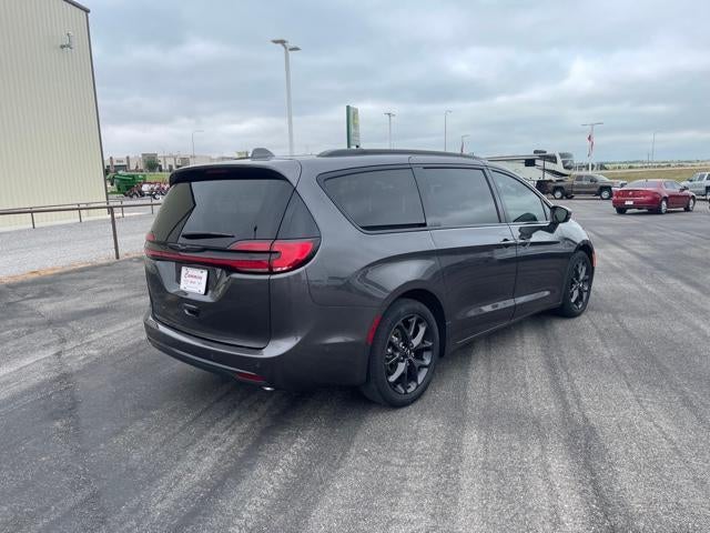 2022 Chrysler Pacifica Touring L FWD