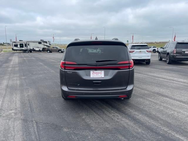 2022 Chrysler Pacifica Touring L FWD