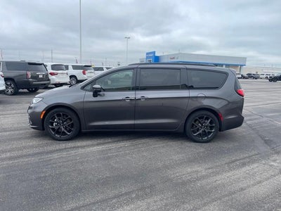 2022 Chrysler Pacifica Touring L FWD