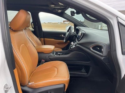 2022 Chrysler Pacifica Pinnacle FWD