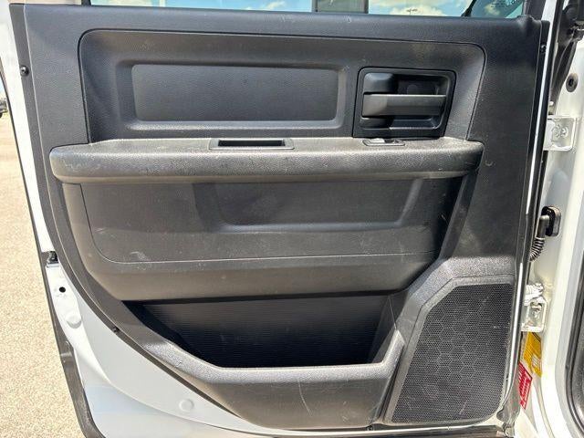 2016 RAM 5500 2WD Crew Cab 197" WB 84" CA Tradesman