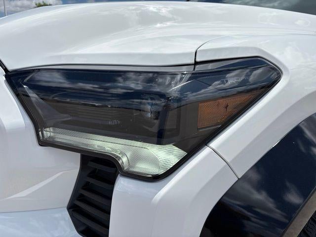 2025 Toyota Tacoma 4WD 4WD TRD Sport Hybrid Double Cab 5' Bed AT (Natl)